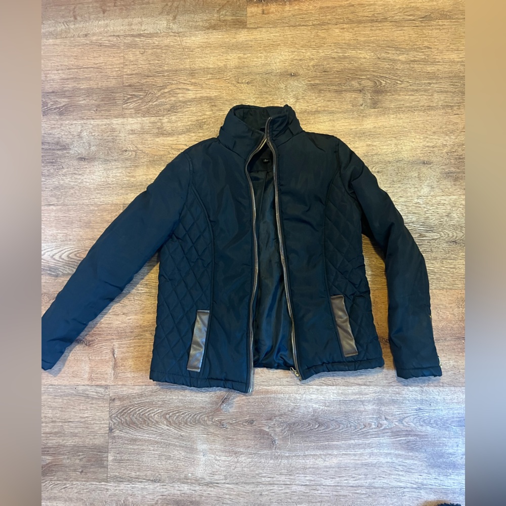 Miss London black Puffer coat, form fitting